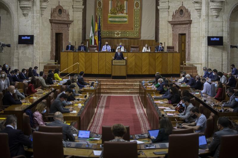 El presidente de la Junta, que afronta su primer Debate sobre el Estado de la Comunidad, pide el aval del Parlamento a 23.000 millones de fondos europeos