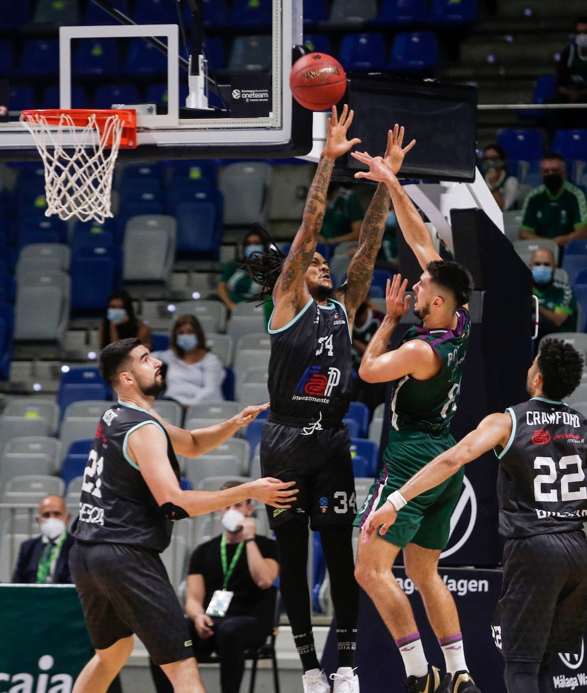 El Unicaja gana al Germani Brescia (86-69).