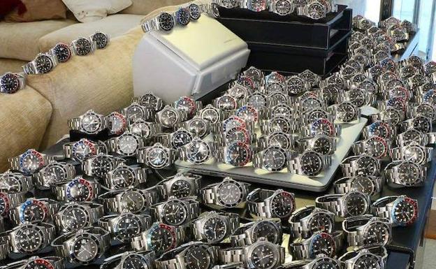 Imagen publicada en redes por uno de los investigados; en la 'operación Bran-Bellator' se recuperaron 66 relojes de lujo y más de 260 piezas de joyerías presuntamente sustraídas por la organización en sus últimos golpes. 