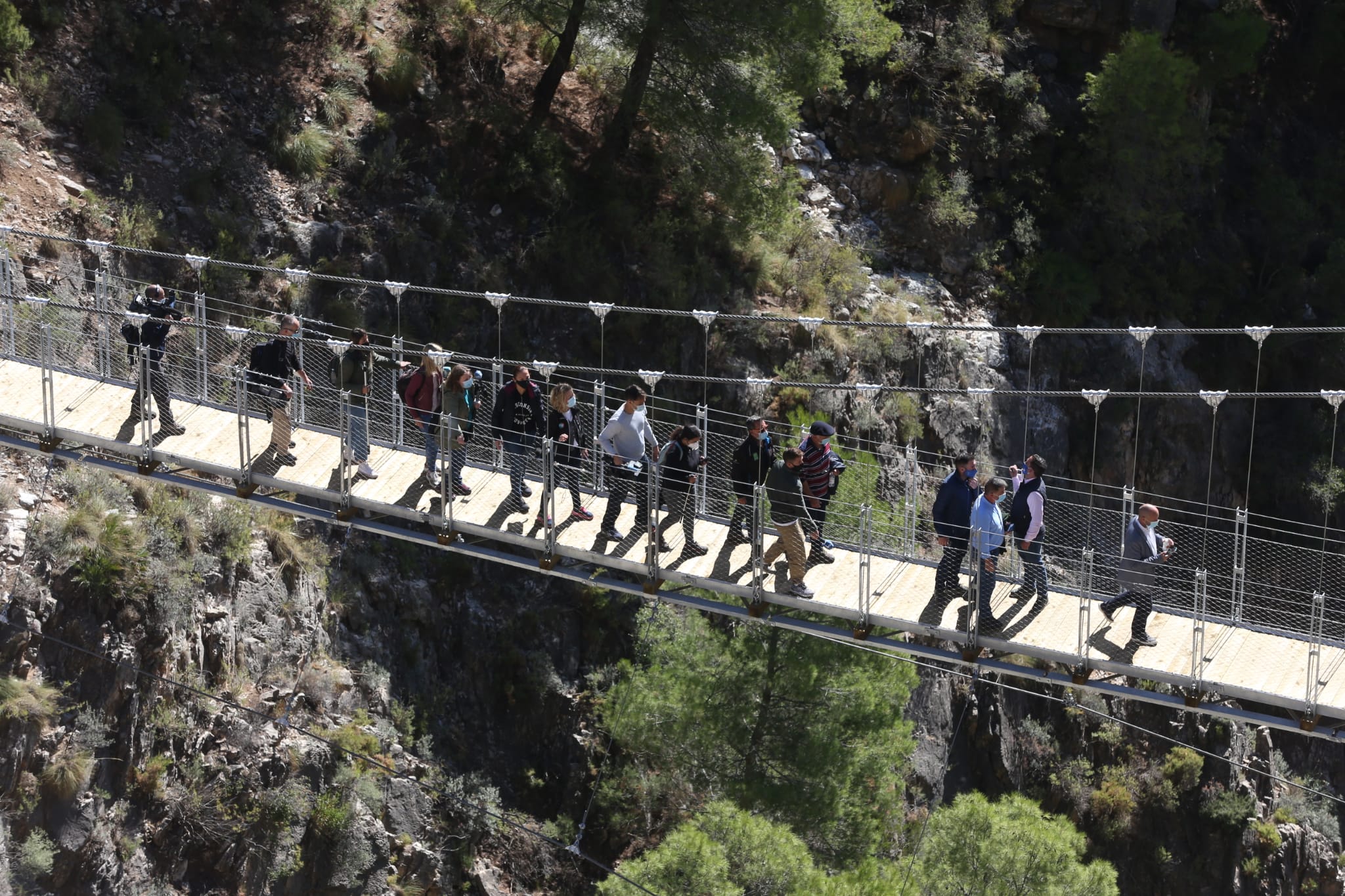 Así es el espectacular puente colgante de El Saltillo, una pasarela de 52 metros de largo situada a 62 metros de altura 