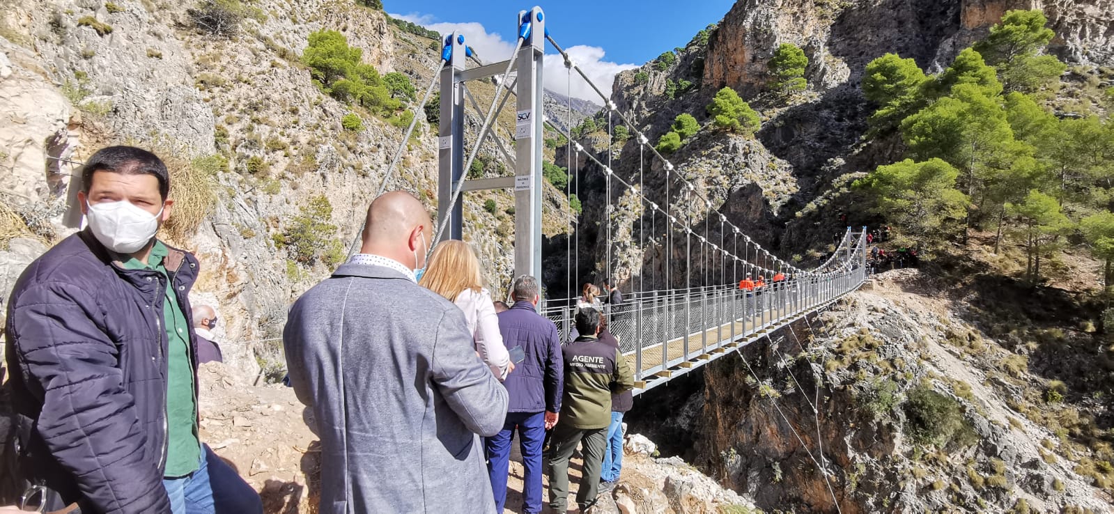 Así es el espectacular puente colgante de El Saltillo, una pasarela de 52 metros de largo situada a 62 metros de altura 