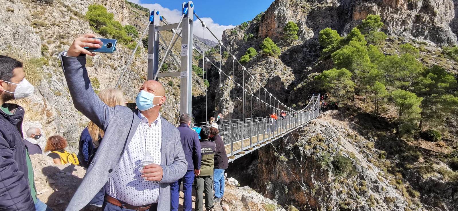 Así es el espectacular puente colgante de El Saltillo, una pasarela de 52 metros de largo situada a 62 metros de altura 