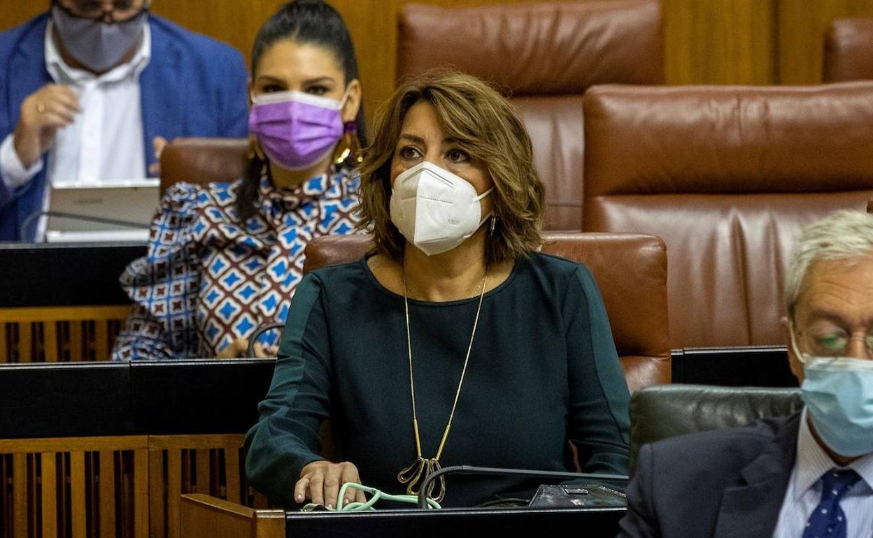 Susana Díaz critica a la Junta por la tardanza en adoptar medidas y le pide que «coja el toro por los cuernos»