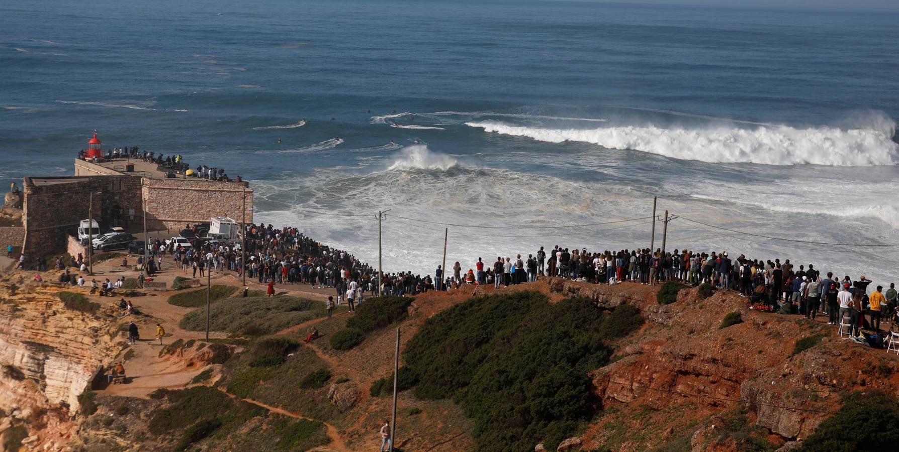 Fotos: Las olas gigantes vuelven a Nazaré