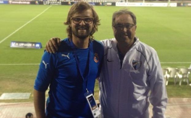 Carles, junto a su padre Manel Casanova. 