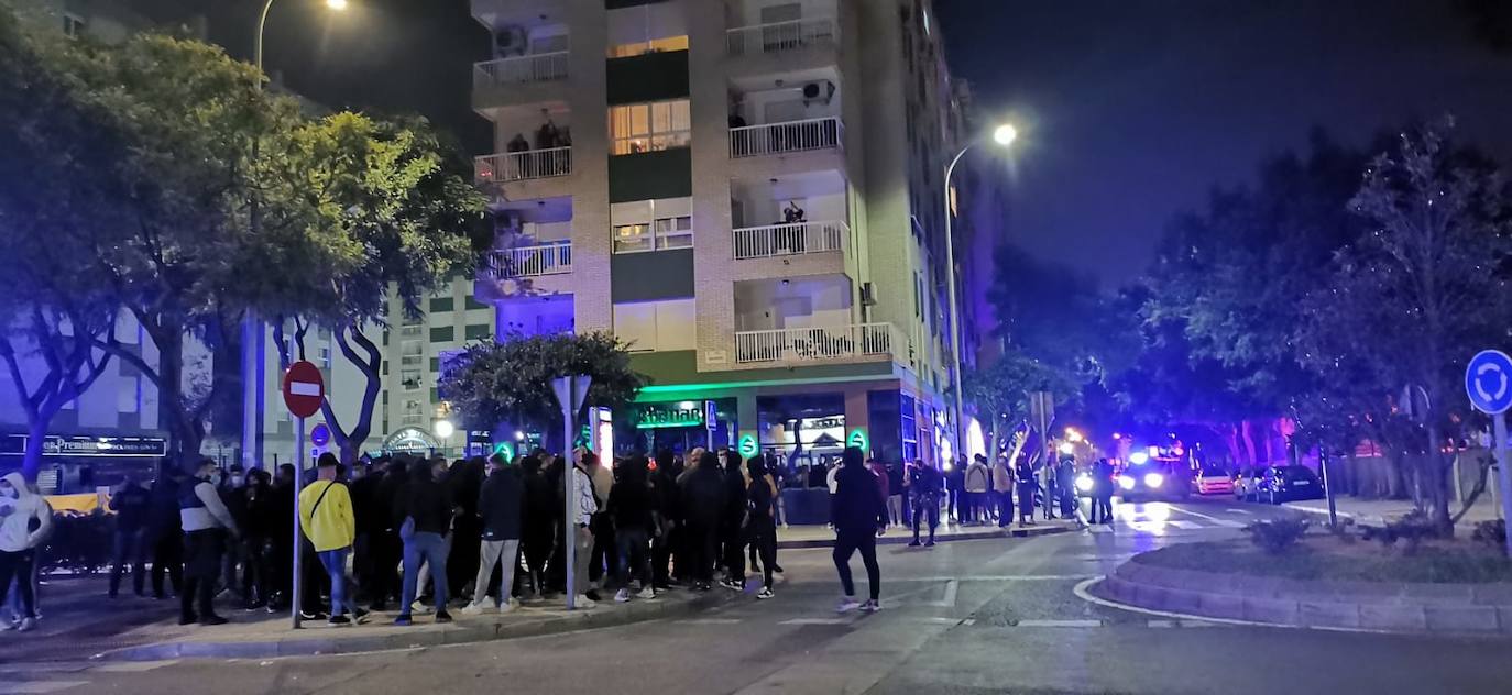 Los manifestantes, muchos con estética radical, se enfrentaron a la policía 