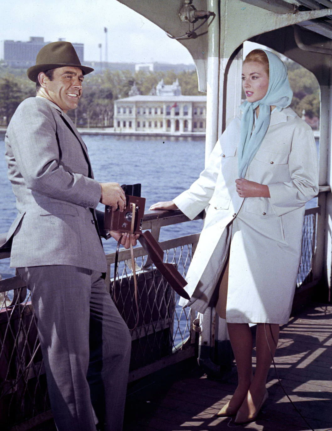 Sean Connery y Tatiana Romanova, en una escena de la película 'Desde Rusia con amor'.