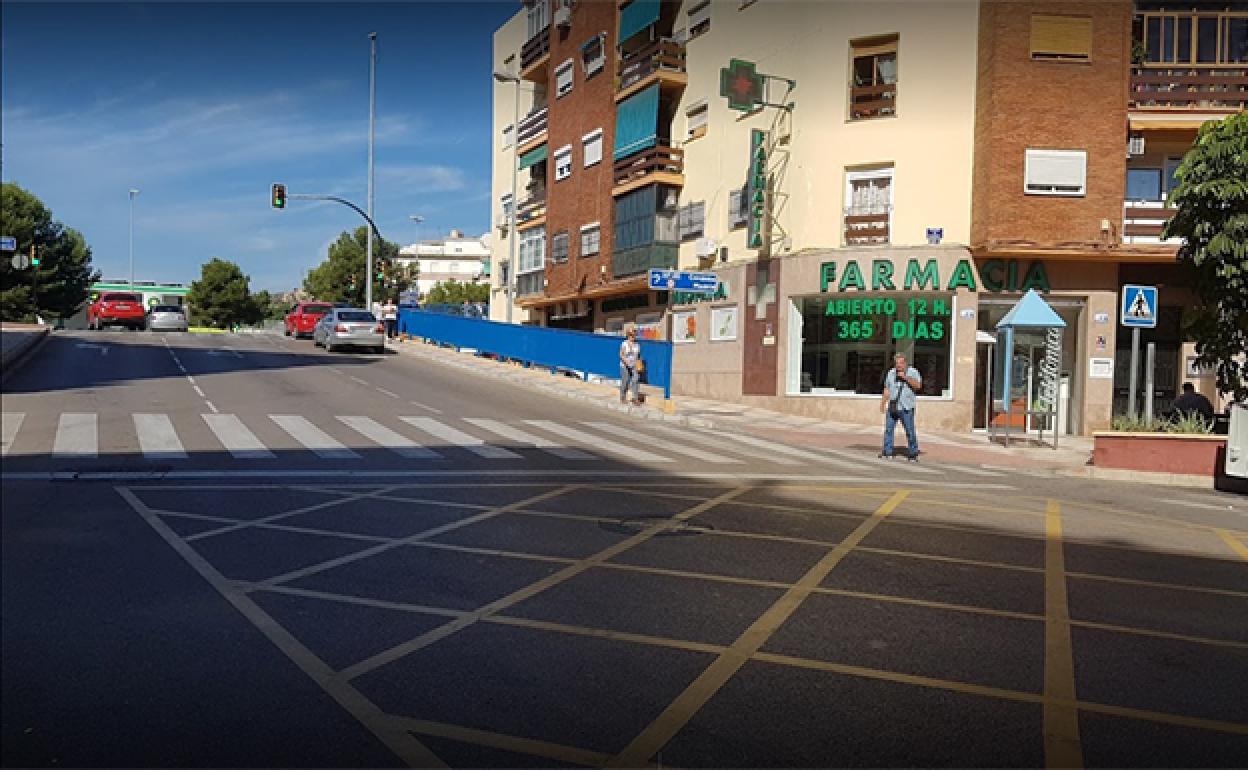 Buscan a un joven por asaltar con un revólver un estanco en Miraflores
