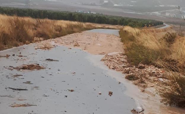 Imagen principal - Inundaciones en los alrededores del río La Venta, en Teba.