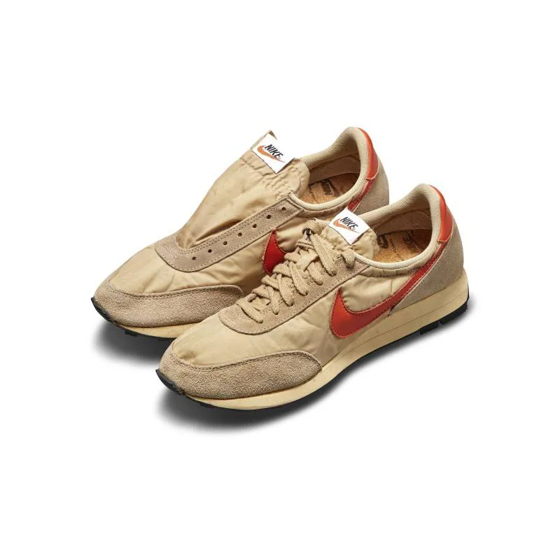 Zapatillas Nike Daybreak de 1979. El cofundador de Nike, Bill Bowerman, se inspiró en una máquina de gofres para hacer la suela de este modelo. 3.900 euros.