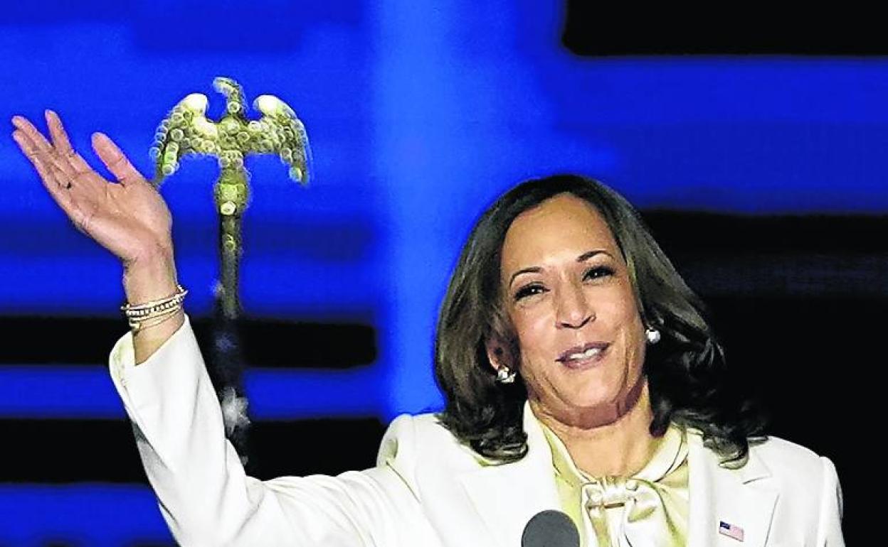 Kamala Harris, sonriente en la última intervención pública que realizó junto a Joe Biden.