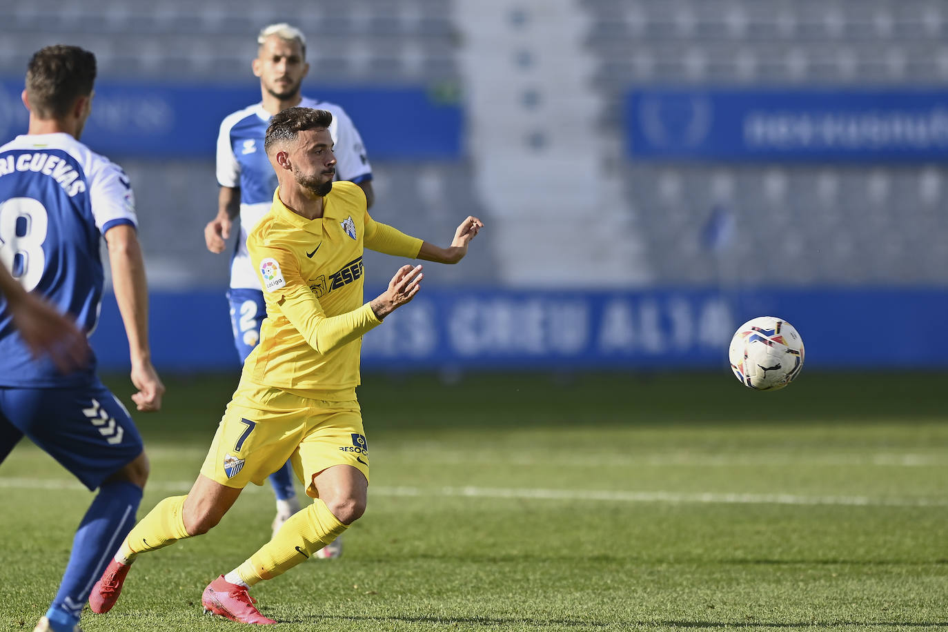 Fotos: Las imágenes del partido del Málaga en Sabadell