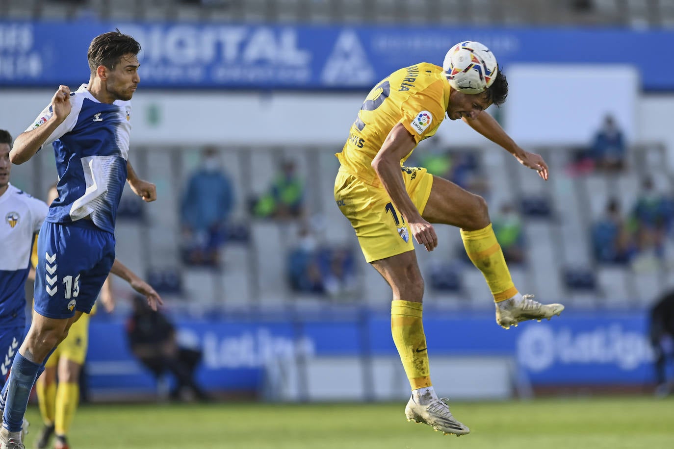 Fotos: Las imágenes del partido del Málaga en Sabadell