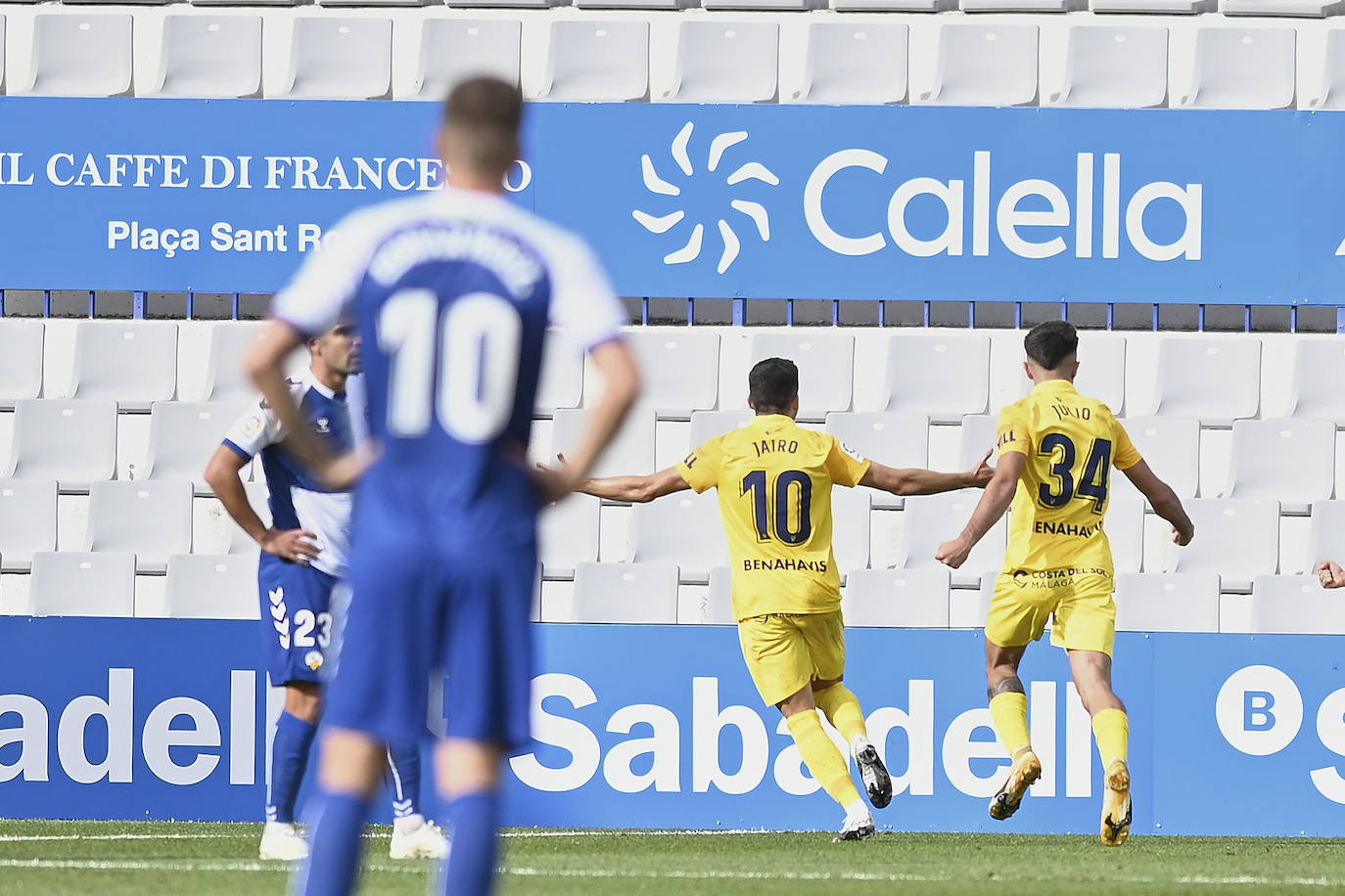 Fotos: Las imágenes del partido del Málaga en Sabadell