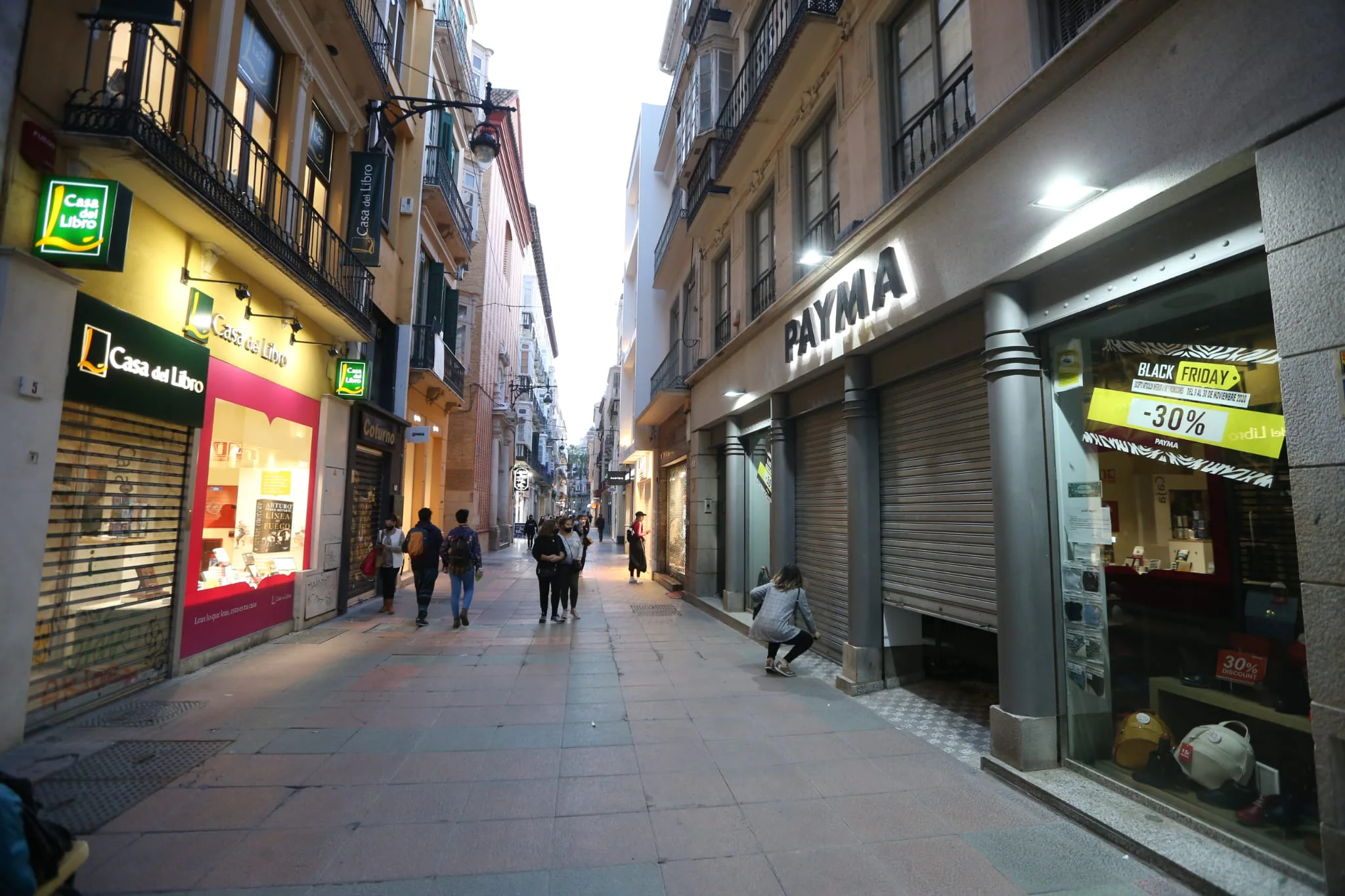 El cierre de los comercios en Málaga deja un Centro mudo y de calles vacías