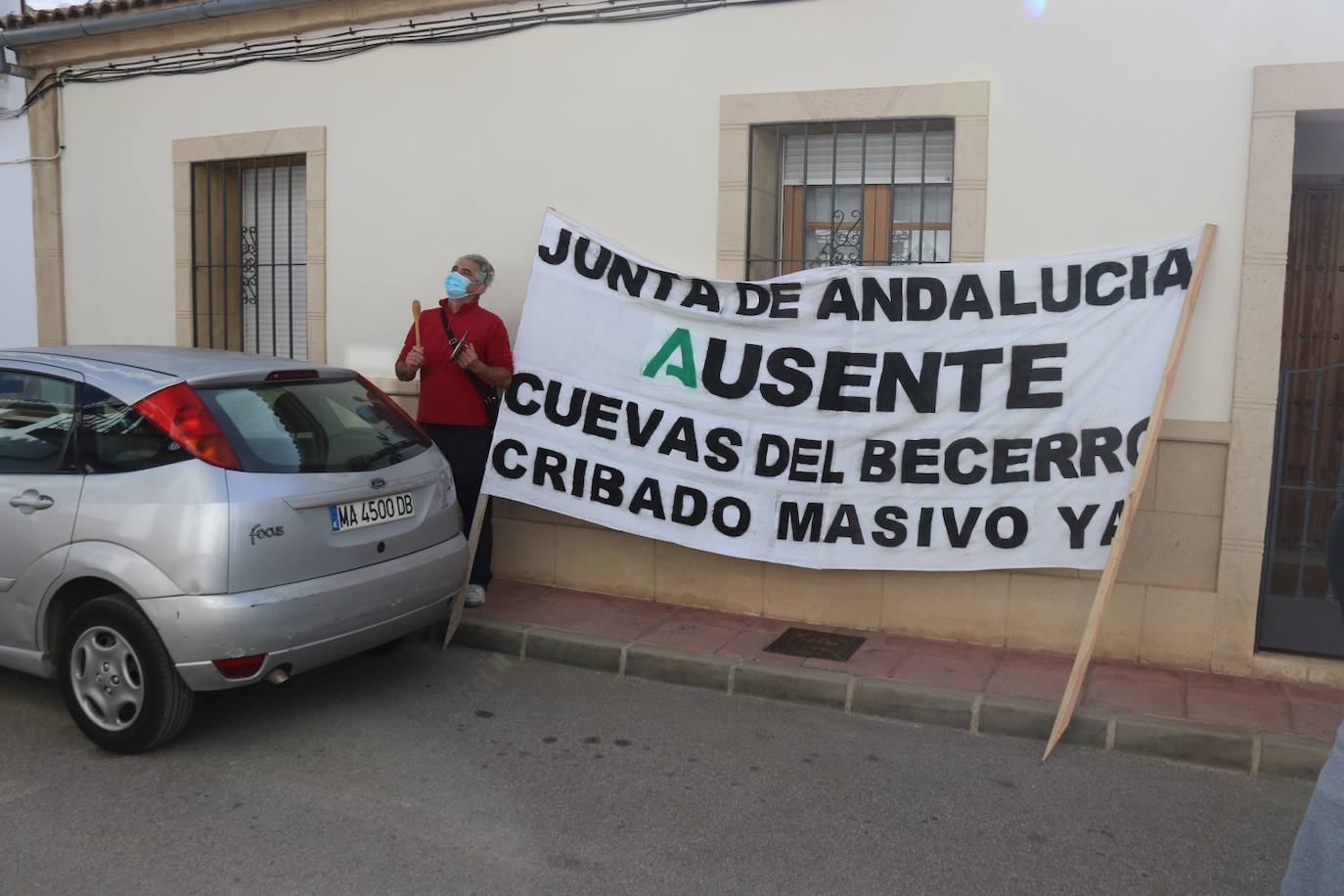 Cacerolada en Cuevas del Becerro