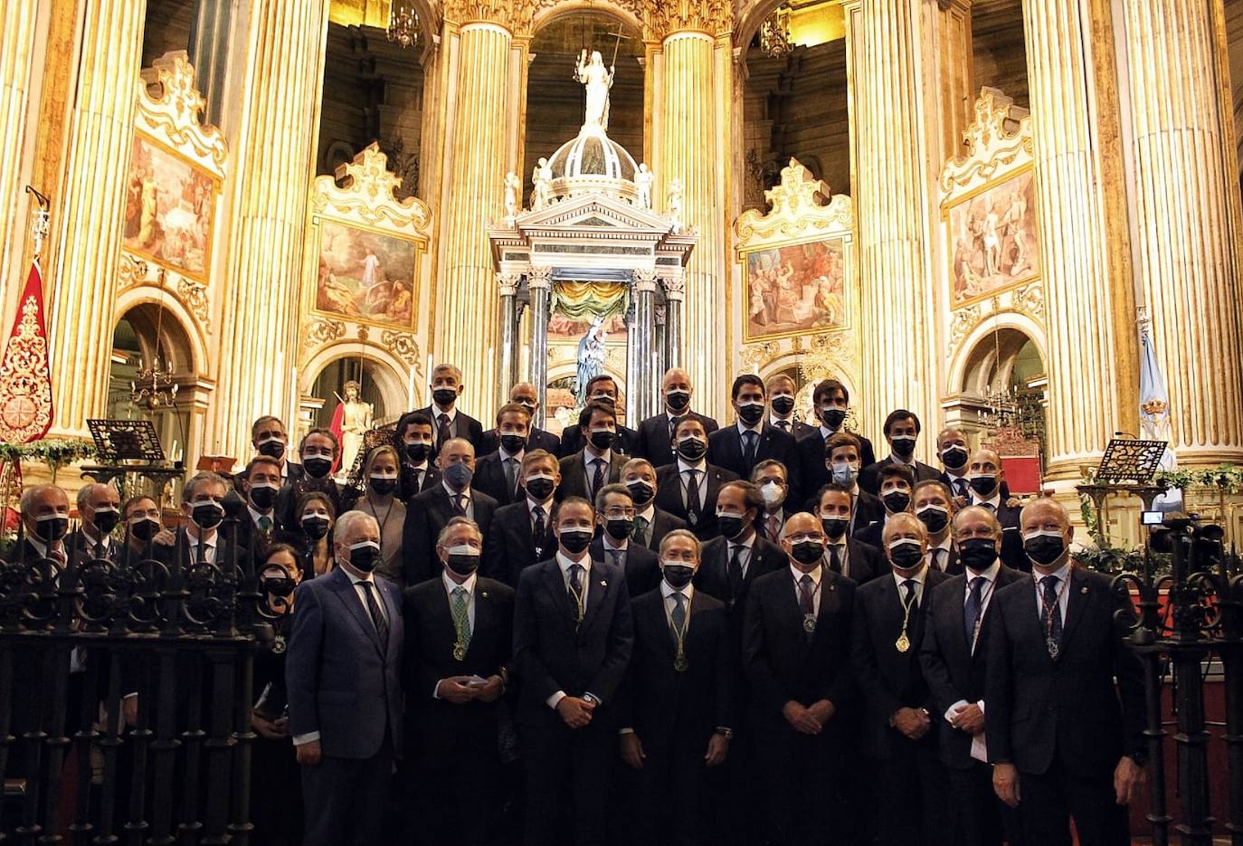 El obispo ha presidido una función solemne para la que han estado presentes en el altar mayor las imágenes del Cristo Coronado de Espinas y la Virgen de Gracia y Esperanza 