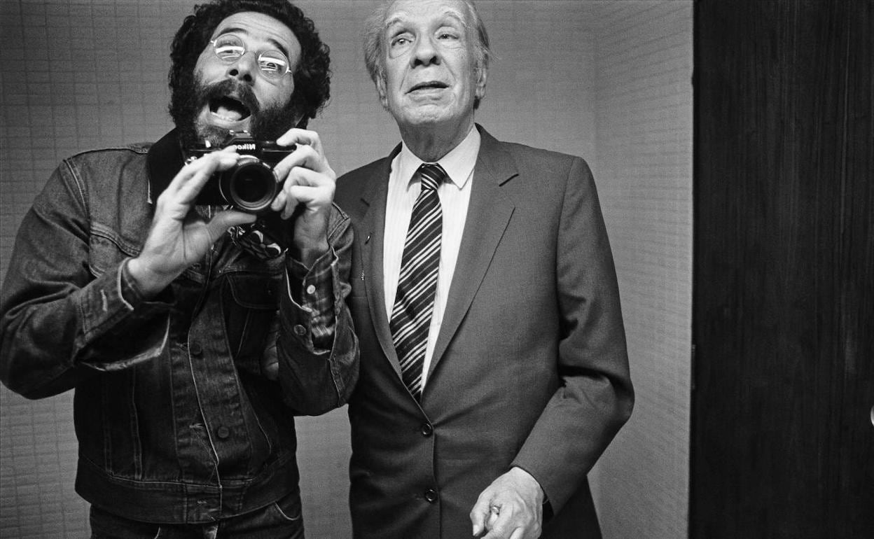 El fotógrafo y Borges. 