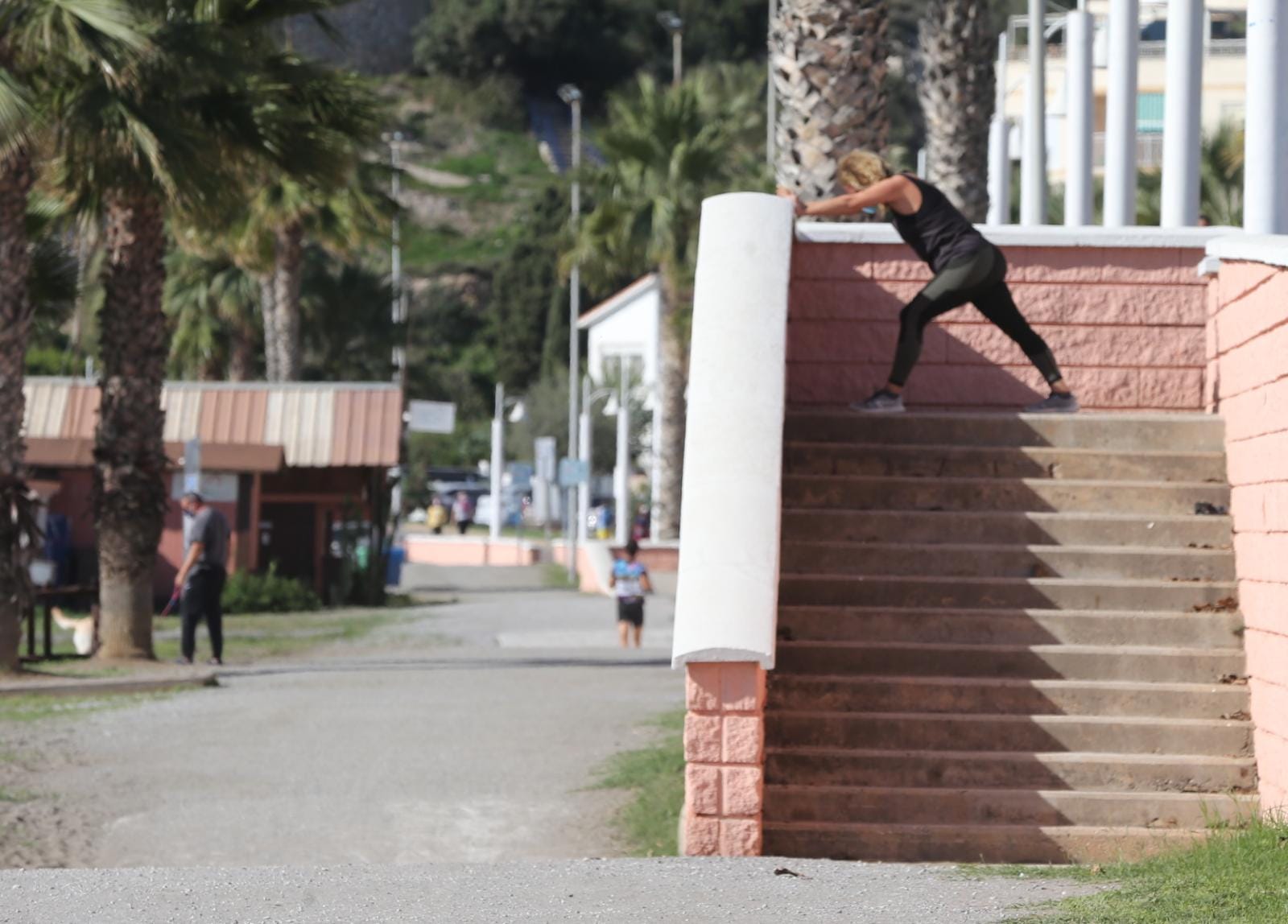 Los termómetros han llegado a los 27 grados y hay quien, incluso, se ha atrevido a darse un chapuzón