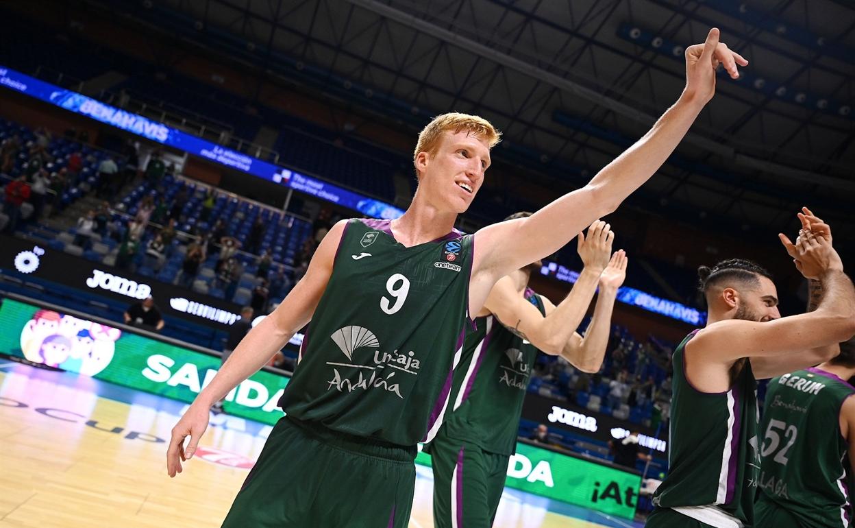 Alberto Díaz celebra la victoria en el encuentro de la primera vuelta ante el Buducnost. 