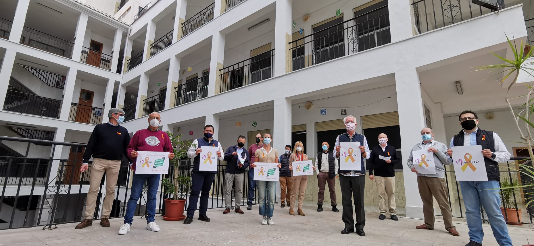 Concentración en el Colegio Maristas de Málaga.