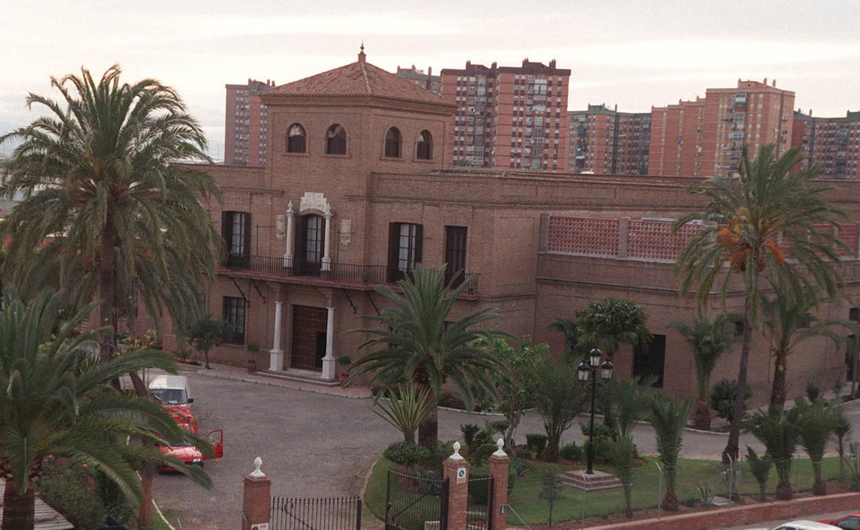 Fachada del Colegio de Médicos. 