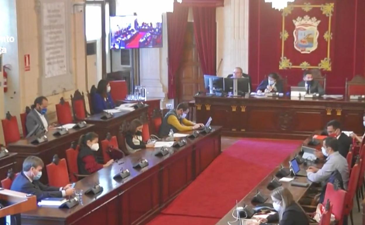 Los ediles, en la comisión de Derechos Sociales, ayer.