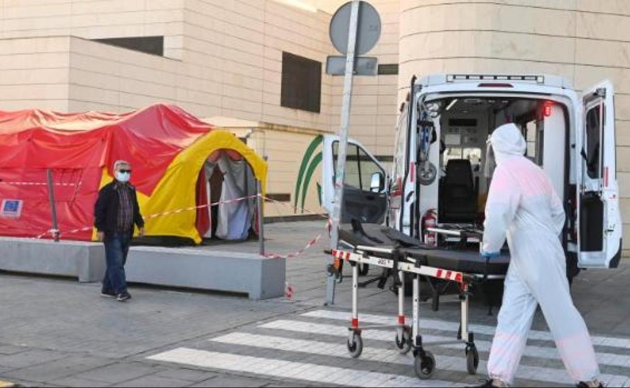 El Hospital Clínico San Cecilio de Granada. 