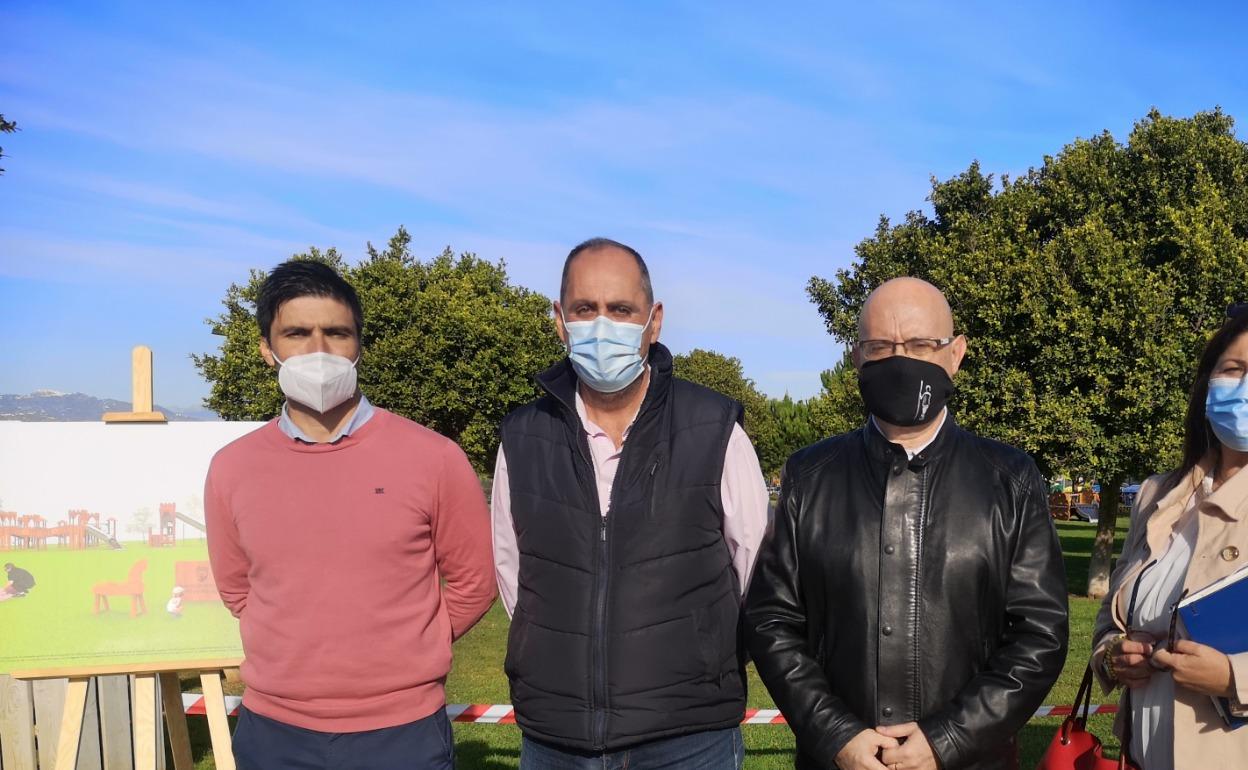 Ariza y Pérez Atencia, en el centro, han presentado hoy el proyecto del nuevo parque. 