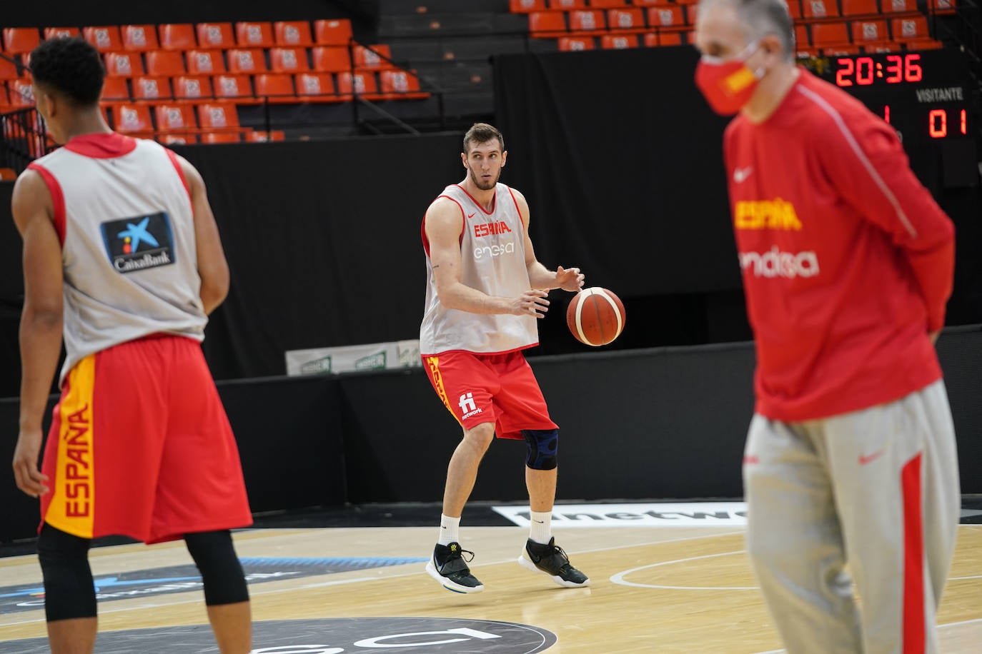 Los cajistas Francis Alonso, Darío Brizuela, Alberto Díaz y Rubén Guerrero se encuentran con España a las órdenes de Scariolo para las dos citas del equipo nacional en Valencia ante Israel (sábado 28, a las 19.30 horas) y Rumanía (lunes 30, a las 19.30), clasificatorios para el Eurobasket de 2022.
