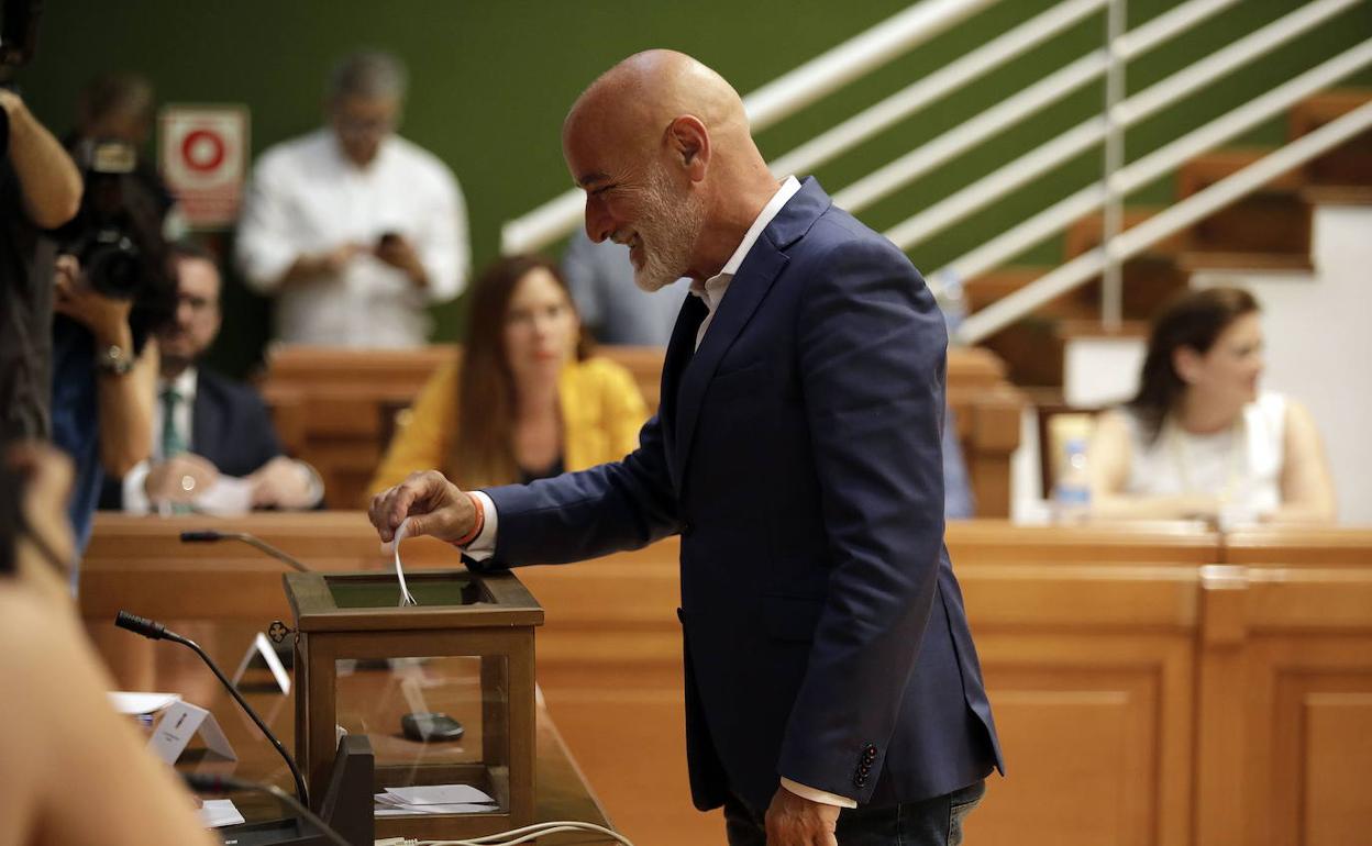 El concejal no adscrito que fue candidato a lehendakari dimite del gobierno de Torremolinos 