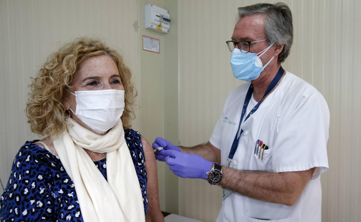 La vacuna contra el neumococo, «tan importante» como la vacuna de la gripe