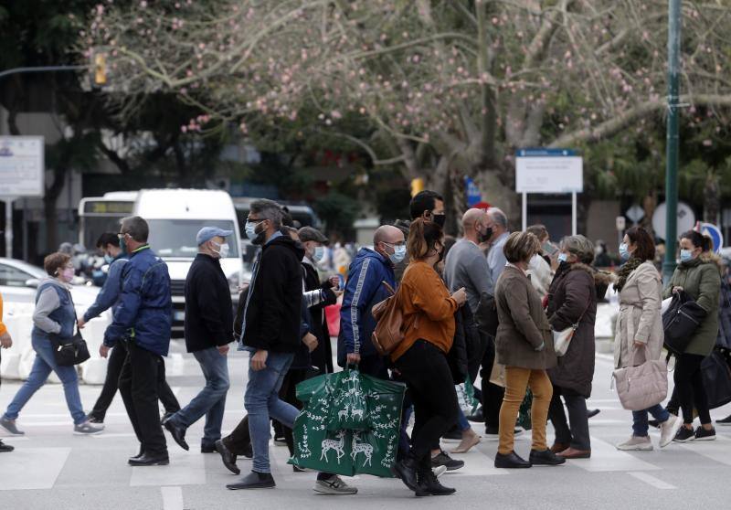 Numerosos establecimientos del Centro de Málaga lanzan ofertas este viernes negro para incentivar el consumo antes de la Navidad