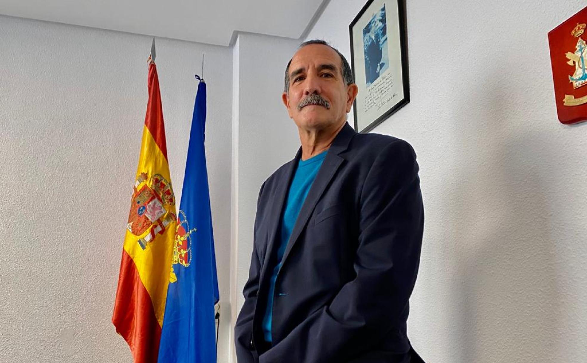 El inspector jefe Santiago Gómez, durante su entrevista con SUR en la Comisaría Local de Torremolinos. 