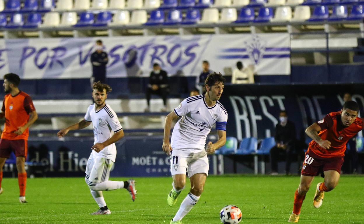 Granero, autor del primer gol del partido, avanza con el balón. 