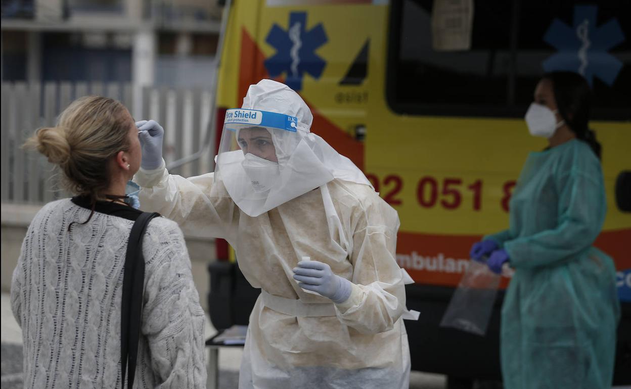 Andalucía suma 1.352 casos, la mayor subida en esta semana, y registra 87 muertes