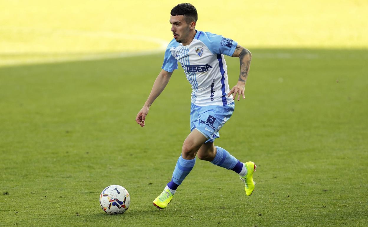 Joaquín, durante una jugada en un partido de esta temporada en La Rosaleda.