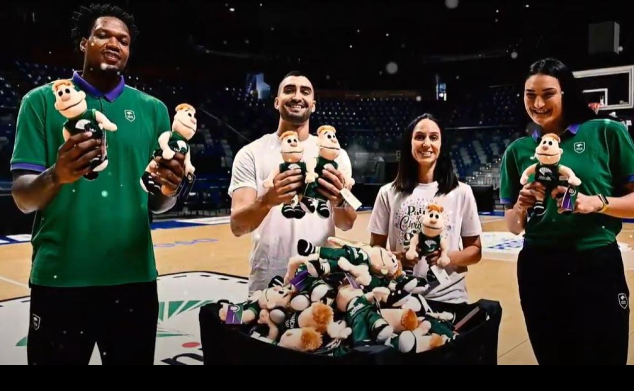 Deon Thompson, Jaime Fernández, Gema García y Ana Pocek participaron en el vídeo promocional realizado por el club malagueño. 