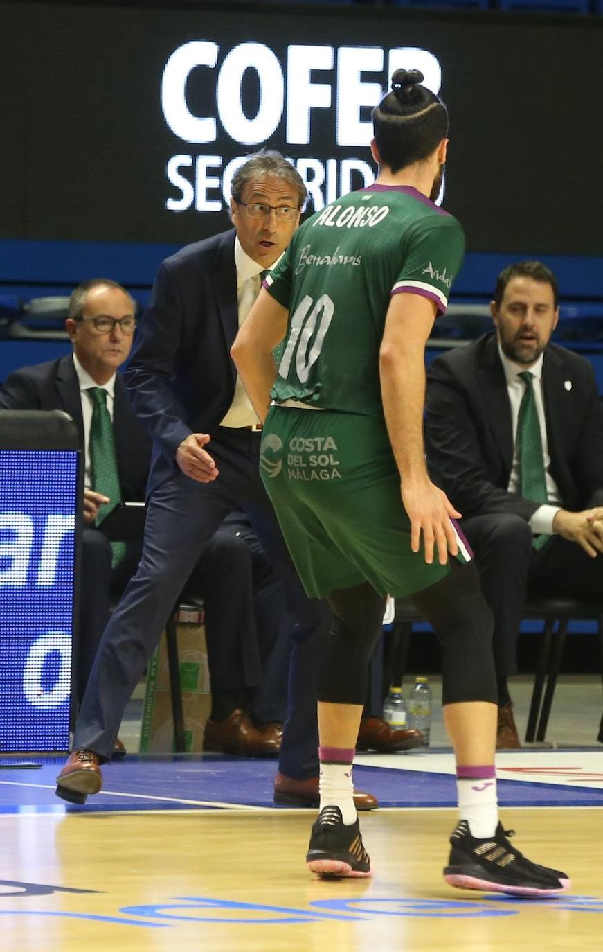 Victoria clara el Unicaja ante el UCAM Murcia