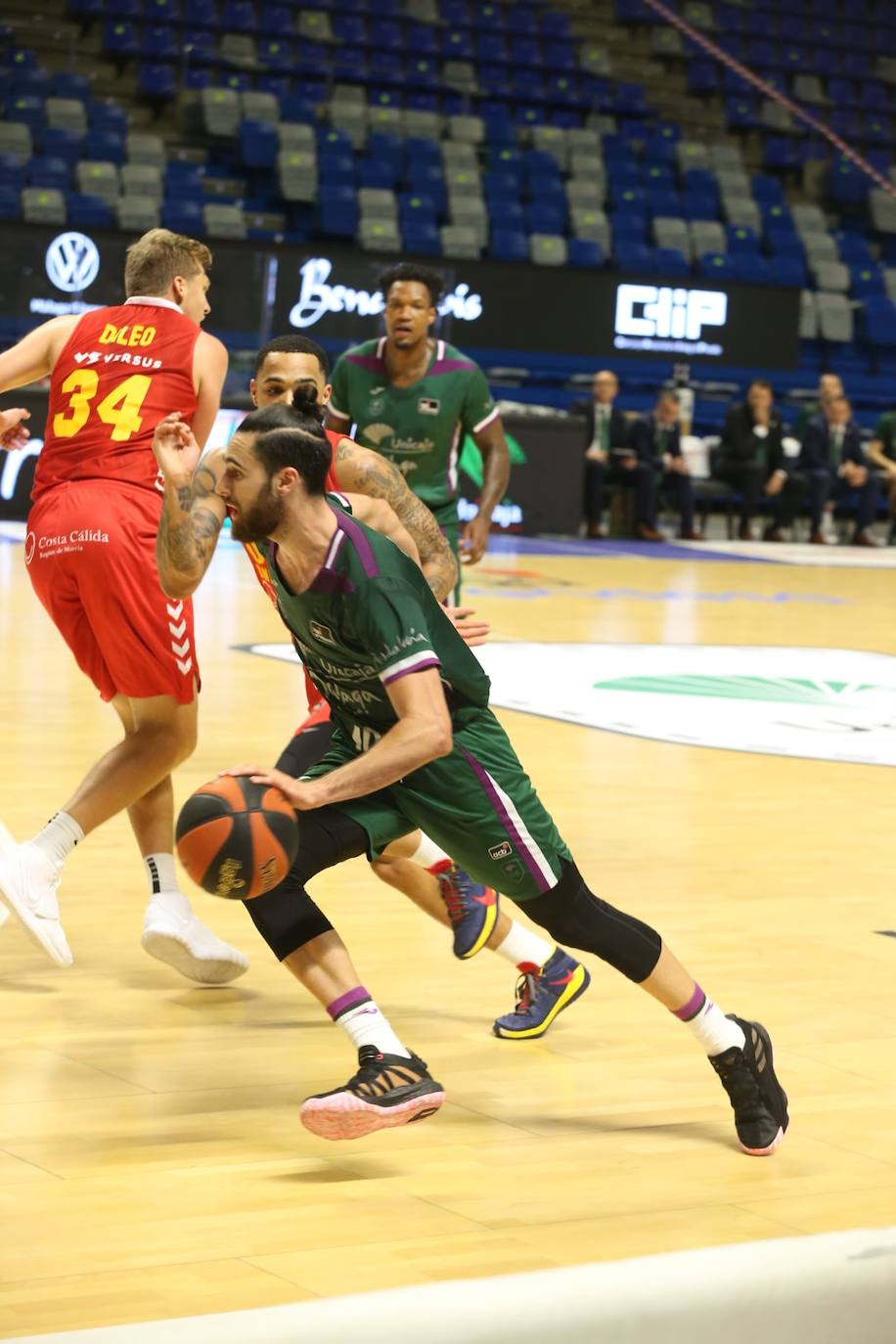 Victoria clara el Unicaja ante el UCAM Murcia
