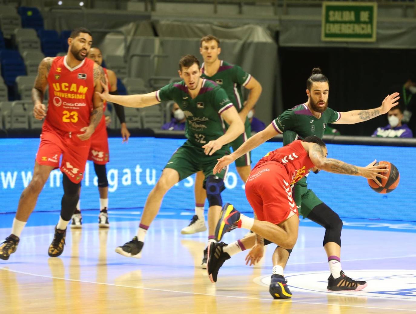 Victoria clara el Unicaja ante el UCAM Murcia