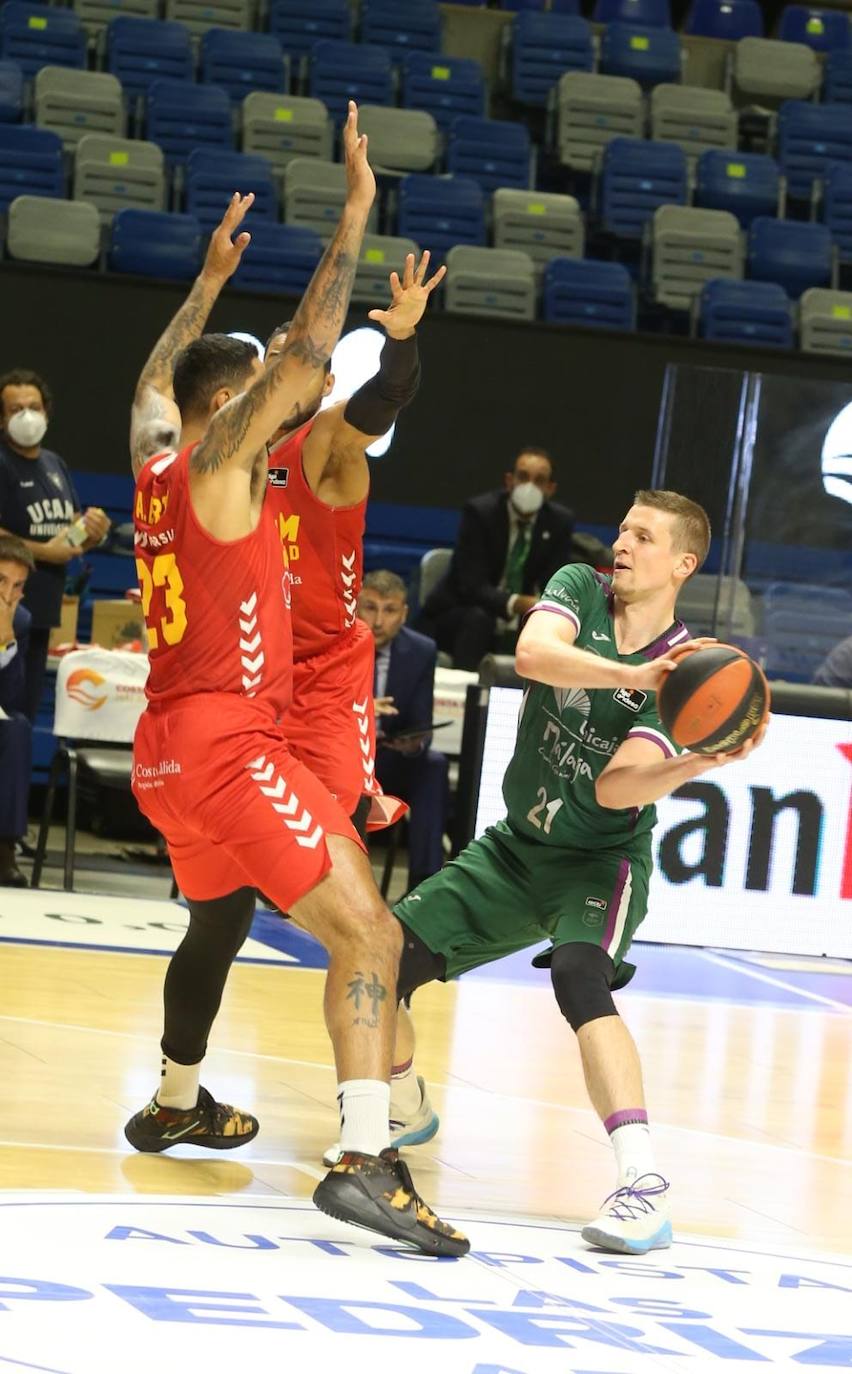 Victoria clara el Unicaja ante el UCAM Murcia