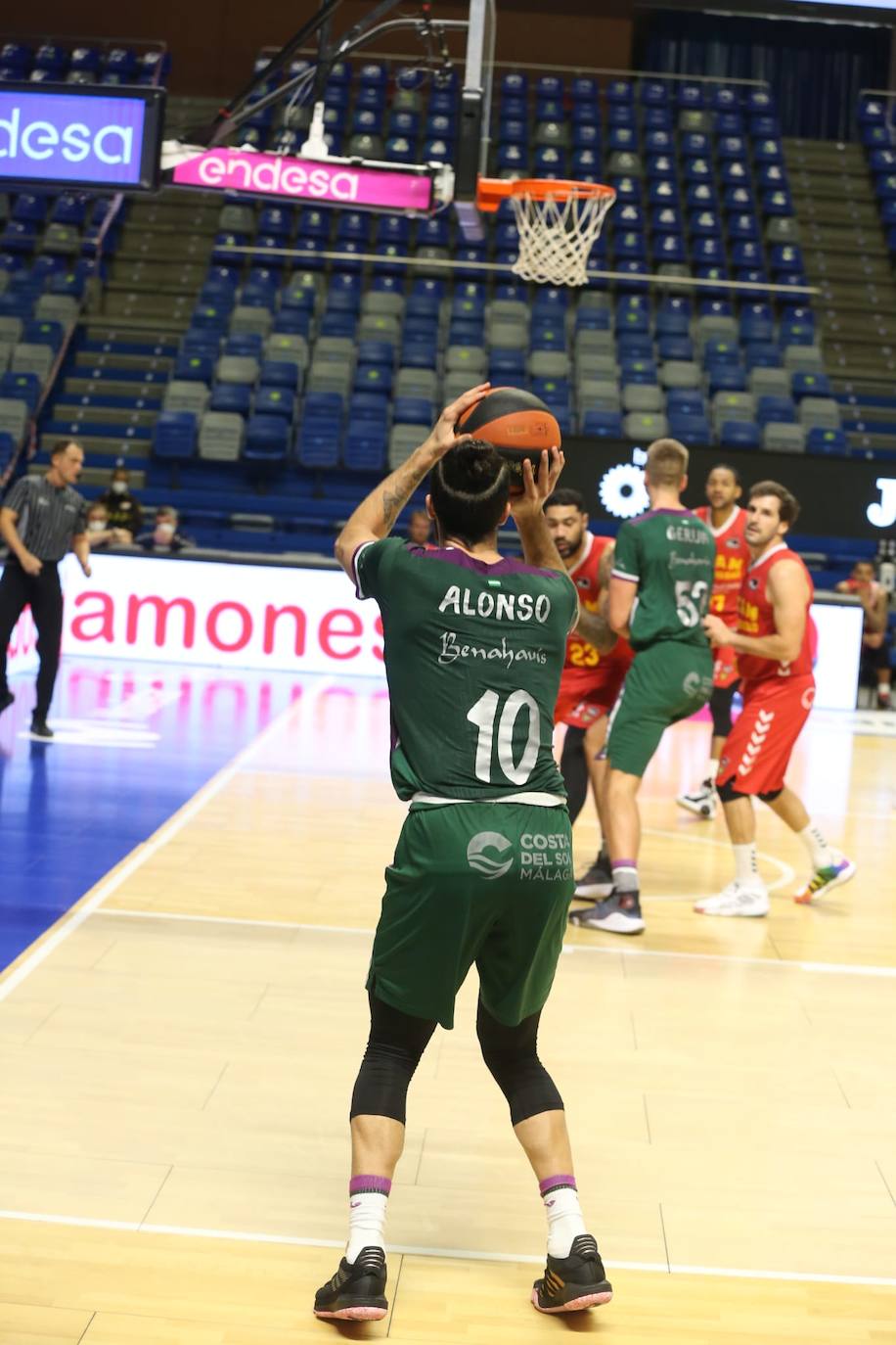 Victoria clara el Unicaja ante el UCAM Murcia