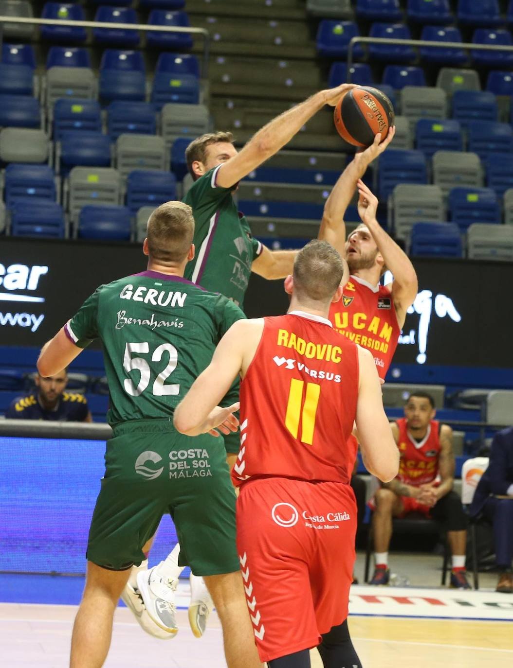 Victoria clara el Unicaja ante el UCAM Murcia