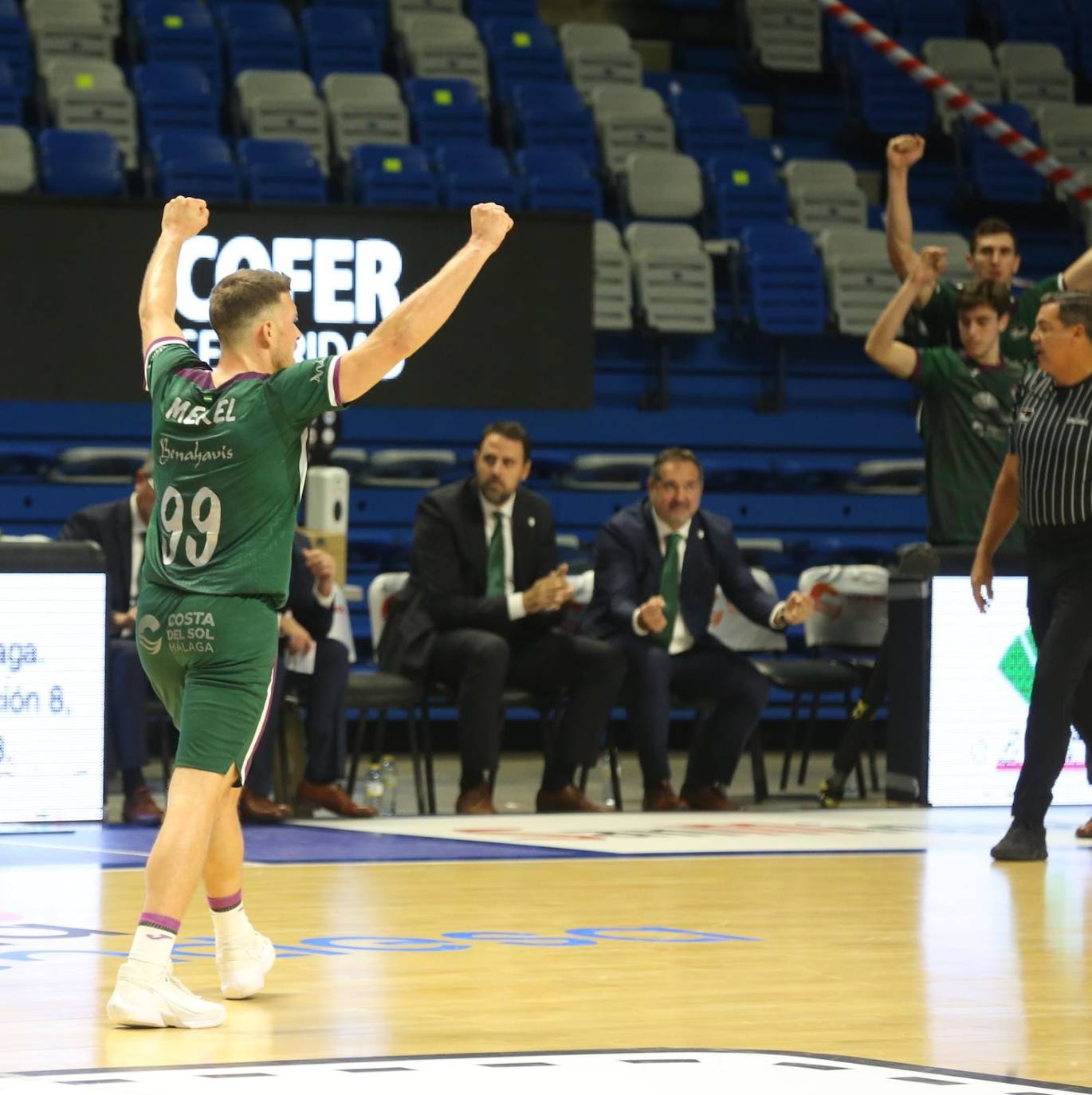 Victoria clara el Unicaja ante el UCAM Murcia