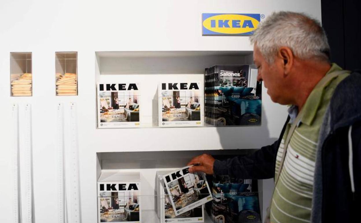 Foto de archivo del catálogo de Ikea 
