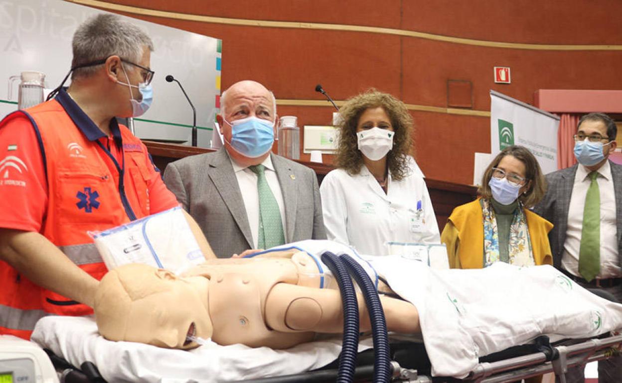 l consejero de Salud y Familias, Jesús Aguirre, este lunes durante la presentación del estudio.