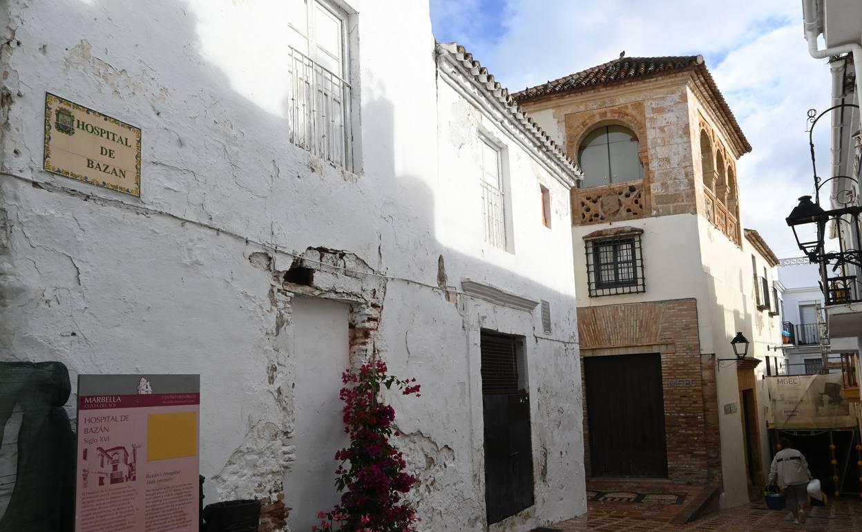 El Museo del Grabado y el edificio adquirido para su ampliación. 