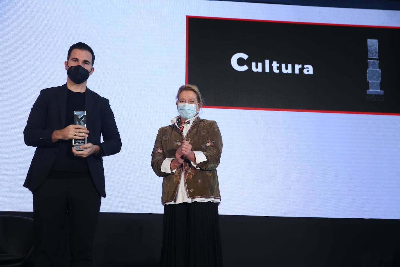 La gala en homenaje a los profesionales de la sanidad, Grupo Mundo, Cáritas, Grupo Peñarroya, Javier Castillo y Rincón Fertilidad se ha celebrado en el Palacio de Ferias de la capital