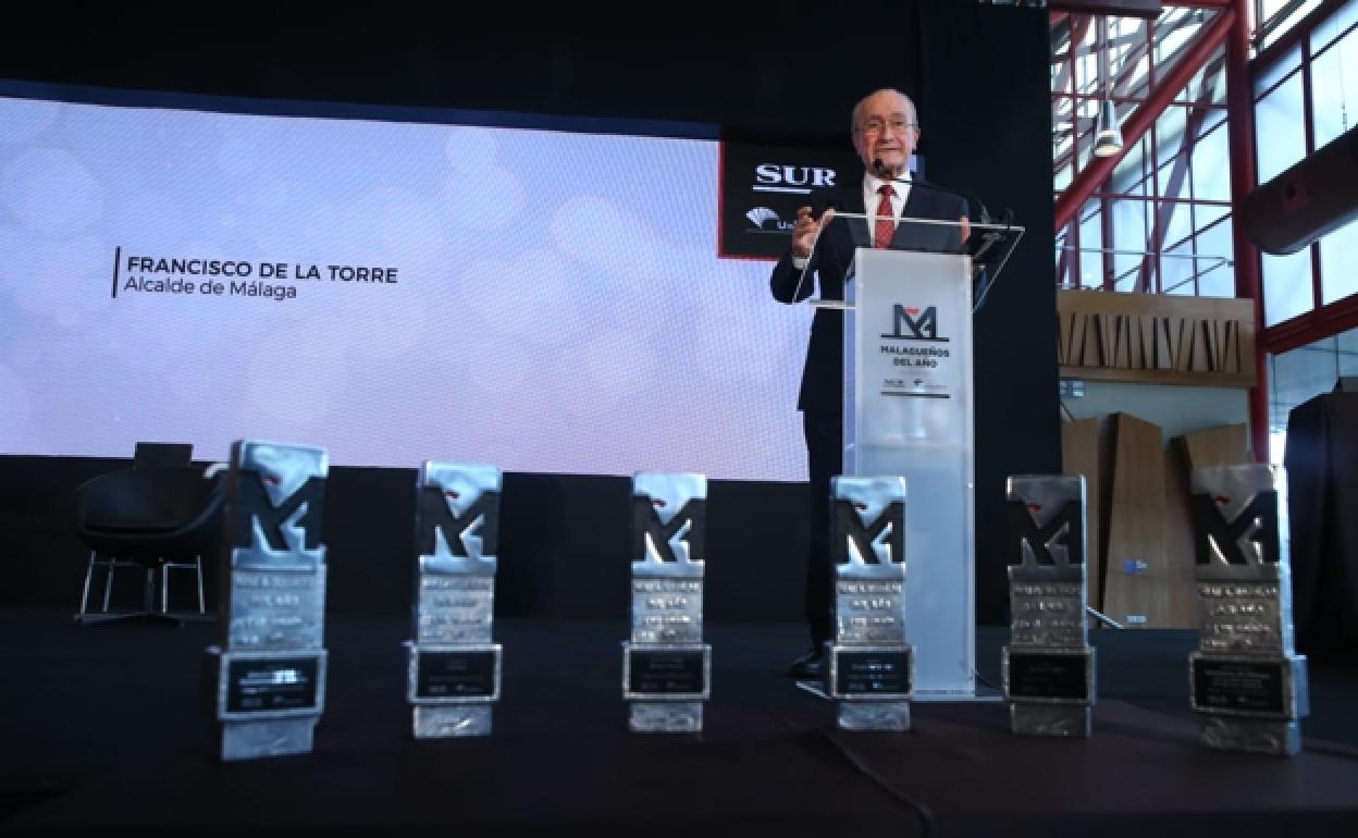 Francisco de la Torre interviene durante los premios. 